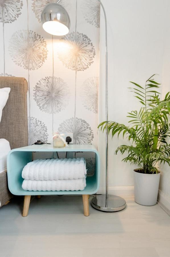 Tropical Garden Oasis Rooms เบอร์มิงแฮม ภายนอก รูปภาพ